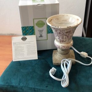 Brand New in box Scentsy Warmer
